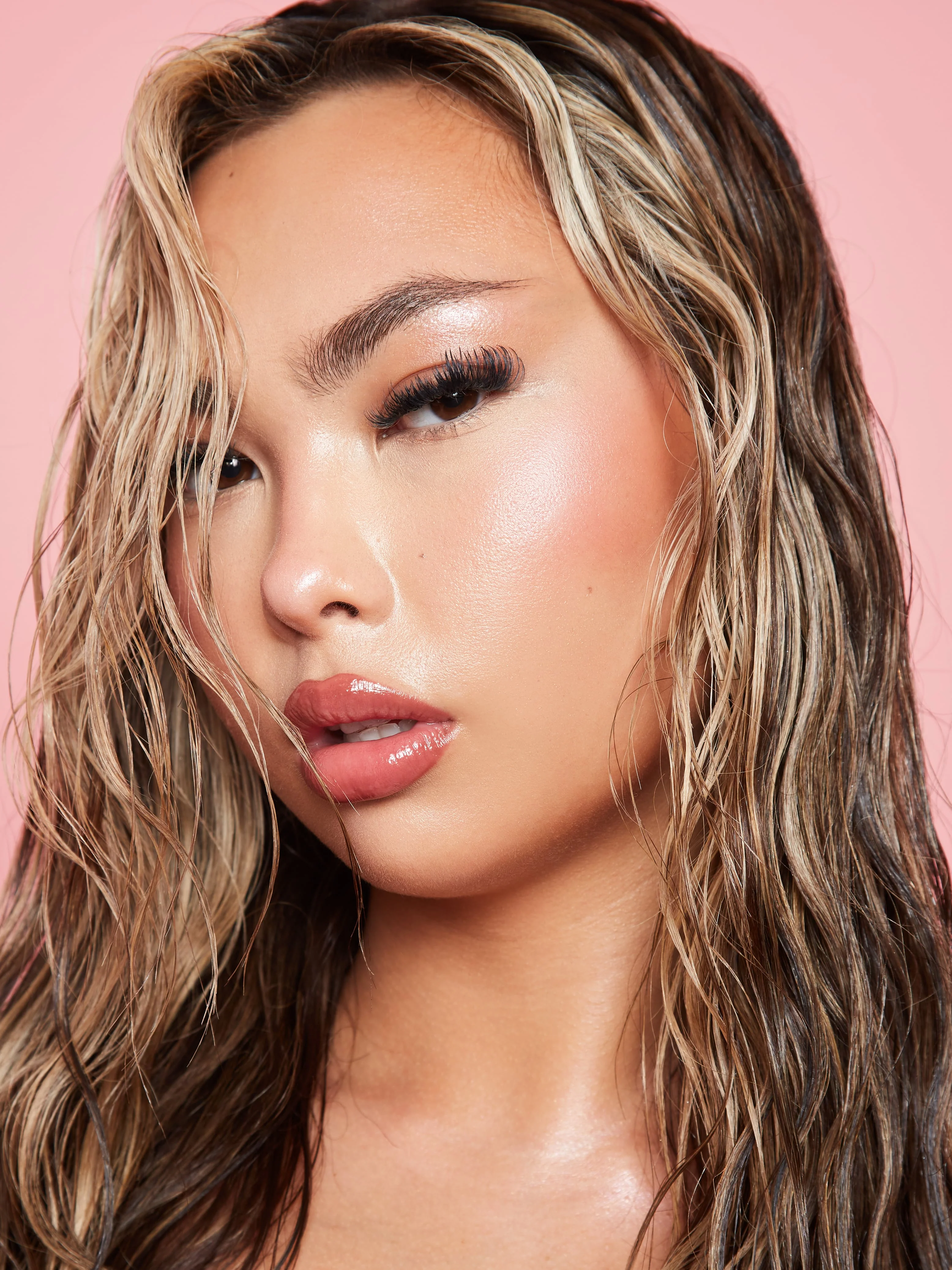 Cheek Of It Liquid Highlighter - Image 35