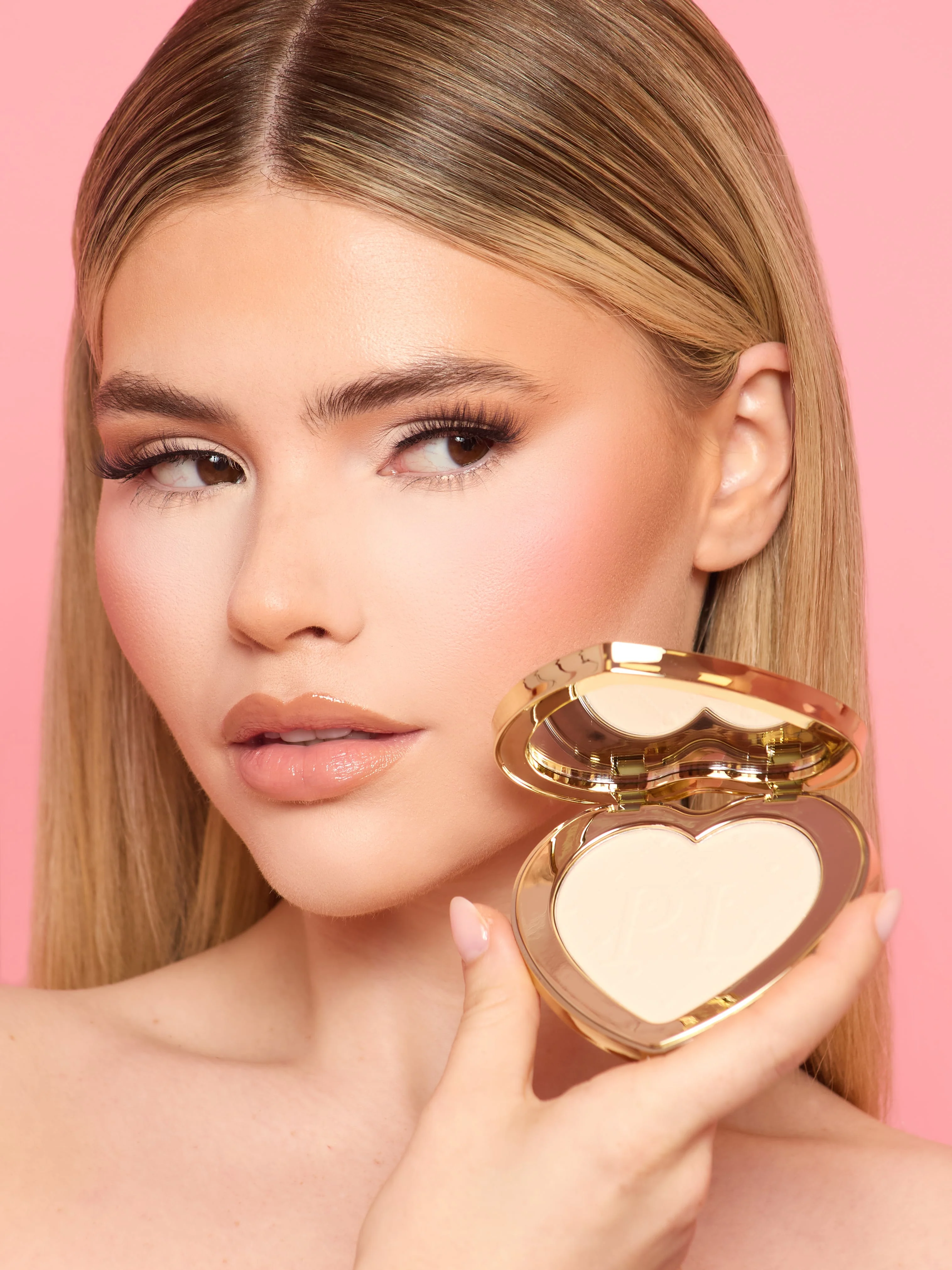 Under-Eye Brightening Powder - Image 12