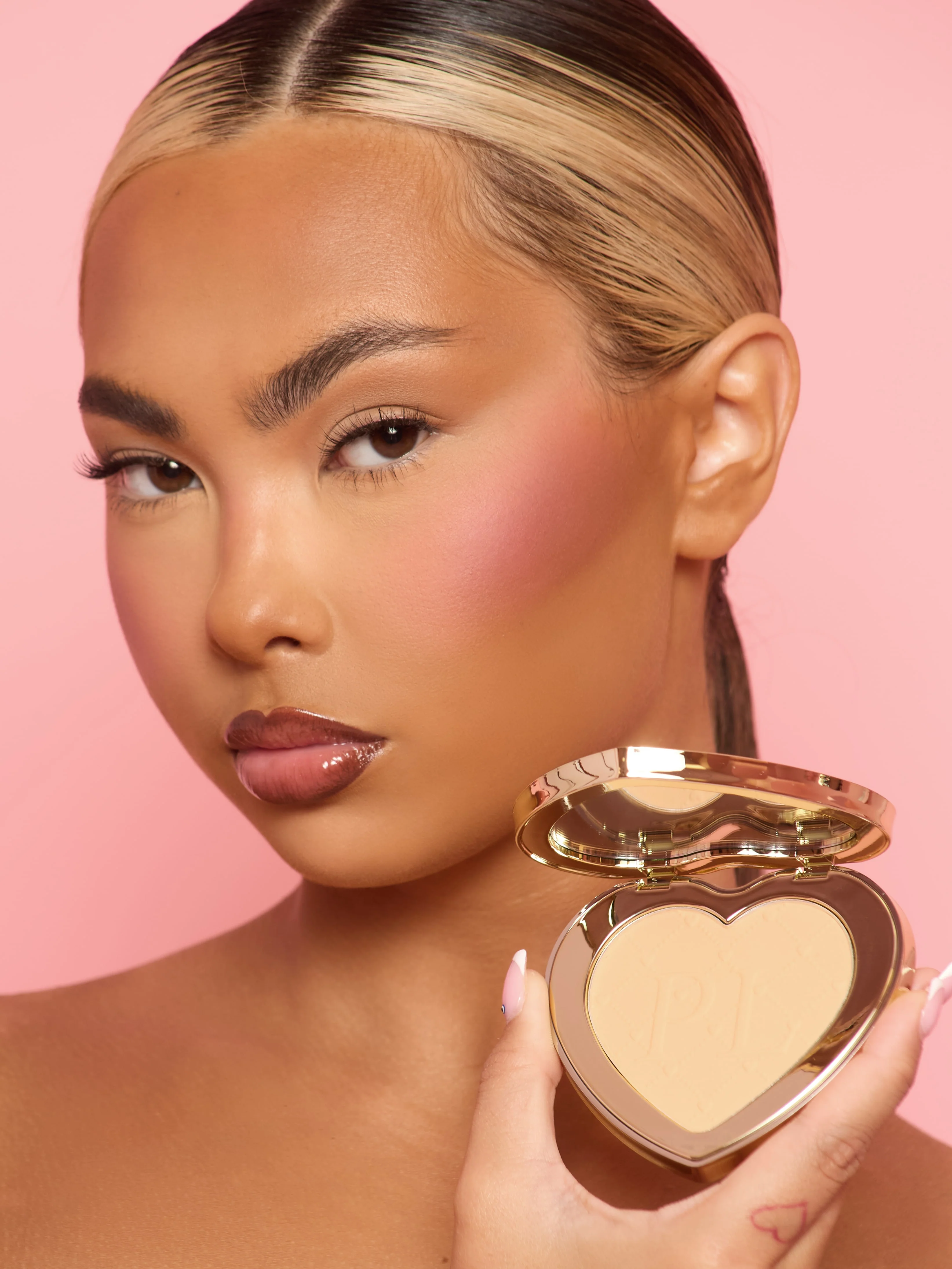 Under-Eye Brightening Powder - Image 68