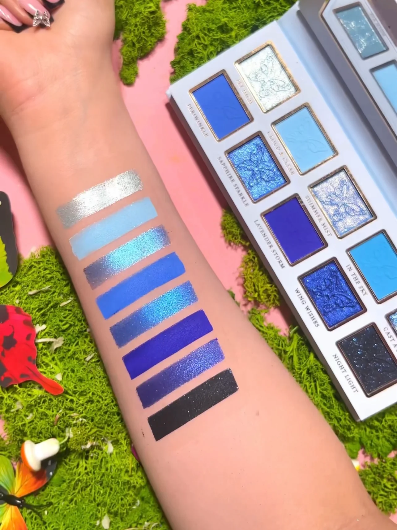 You Give Me Butterflies Mini Eyeshadow Palette - Image 4